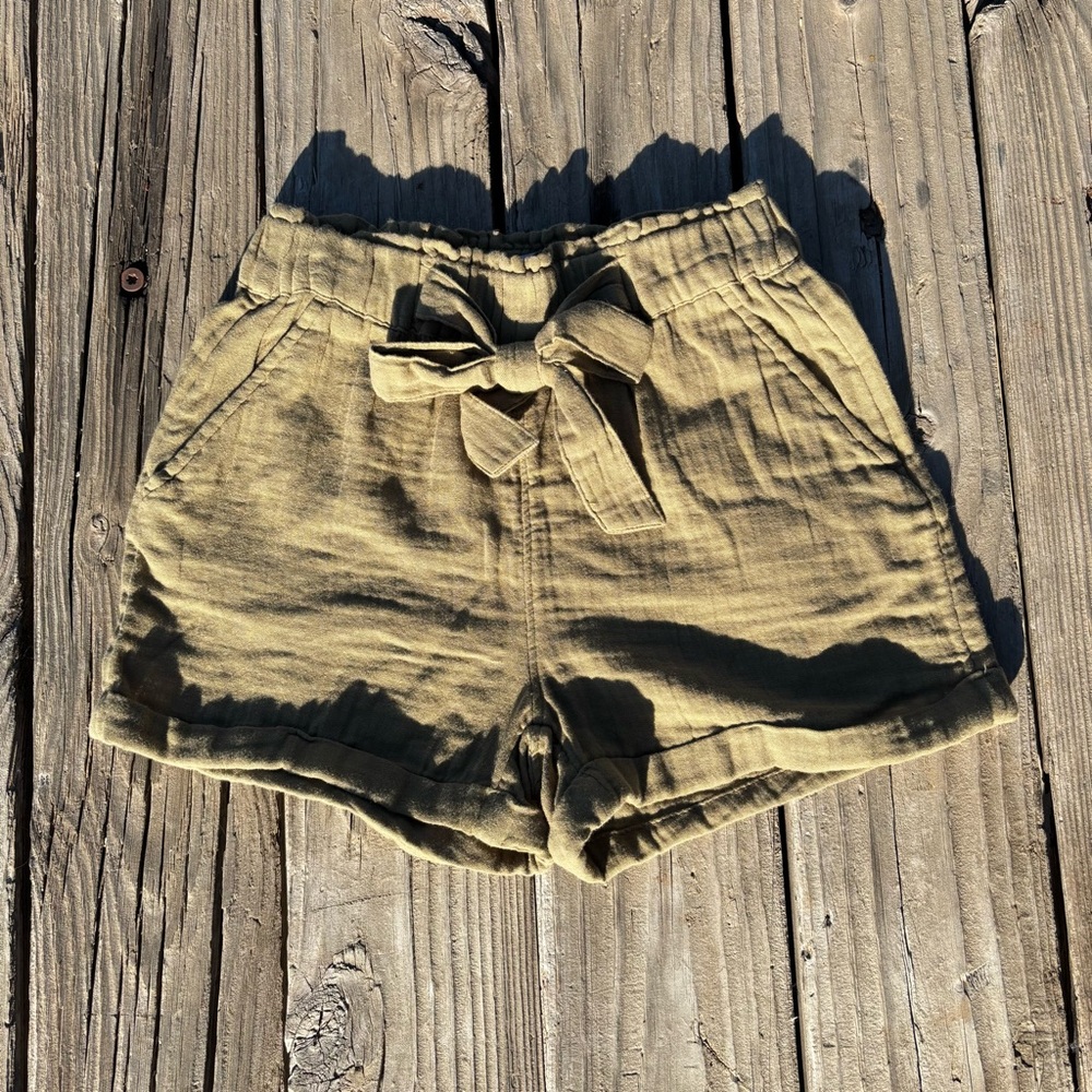 SO Olive Elastic Waist High-Rise Women’s Shorts